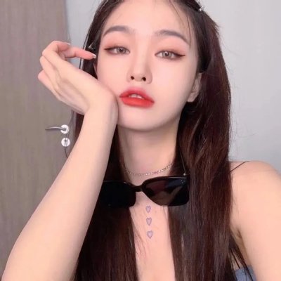 千雪一笑百媚生